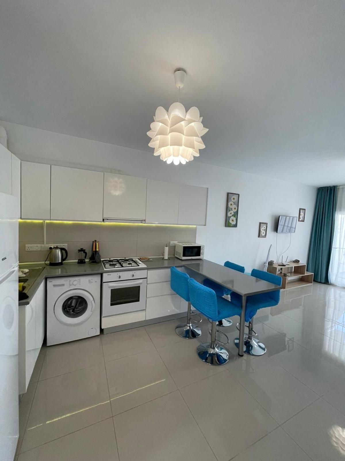 Blue Apartment In 5* Ceasar Resort Trikomo Экстерьер фото