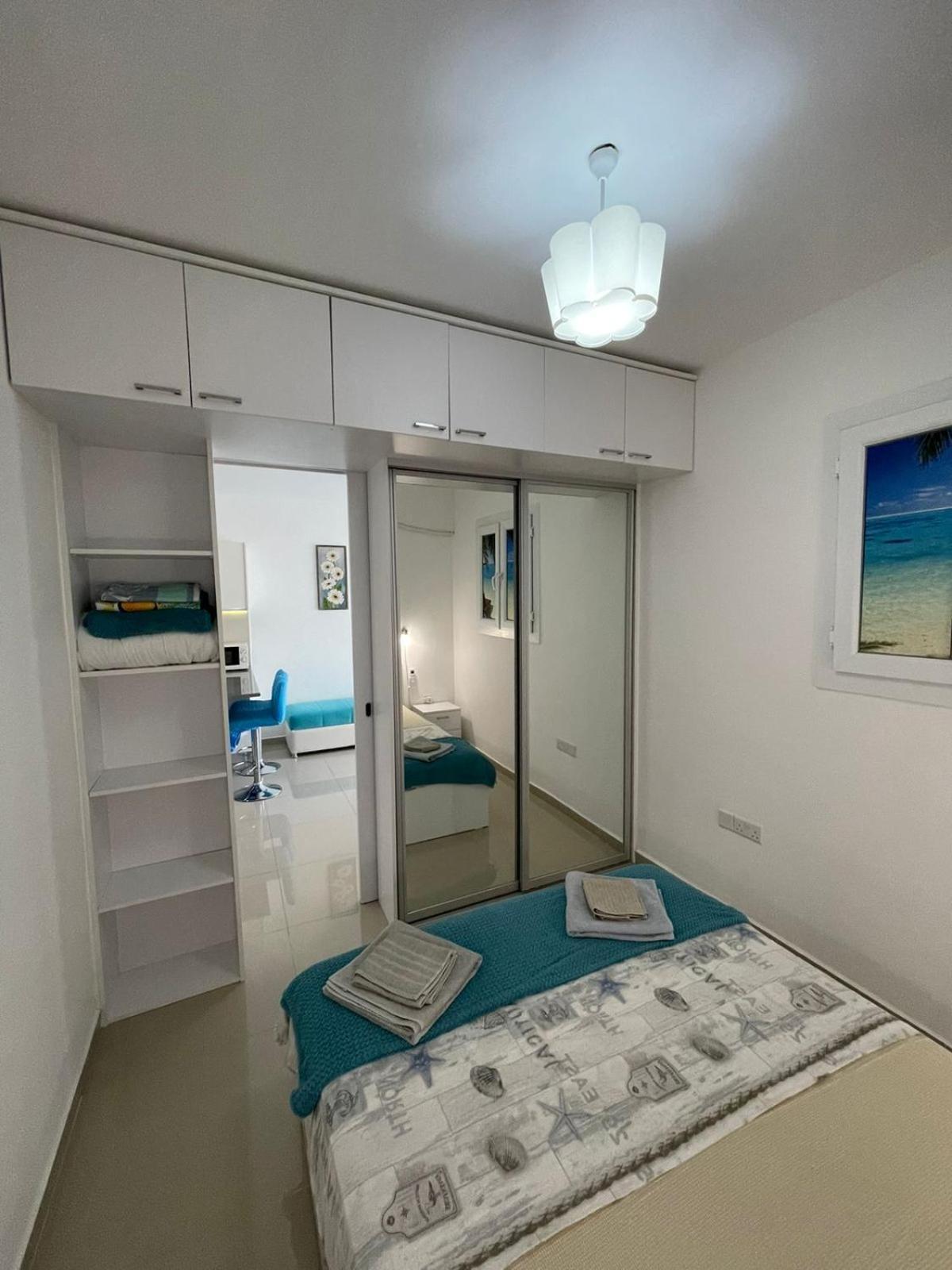 Blue Apartment In 5* Ceasar Resort Trikomo Экстерьер фото