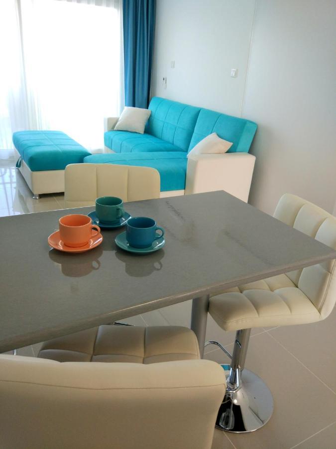 Blue Apartment In 5* Ceasar Resort Trikomo Экстерьер фото